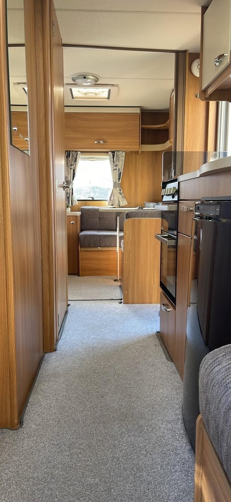 Swift Ace viscount 2014 6 berth end bunks 