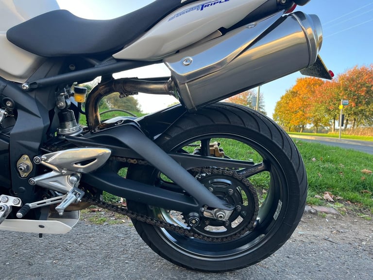 TRIUMPH STREET TRIPLE 675, 2010(10), 10,825 MILES, FSH, EXTRAS, SUPERB, £3695