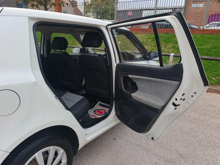 2010 Skoda Fabia 1.2 S Euro 5 5dr HATCHBACK Petrol Manual