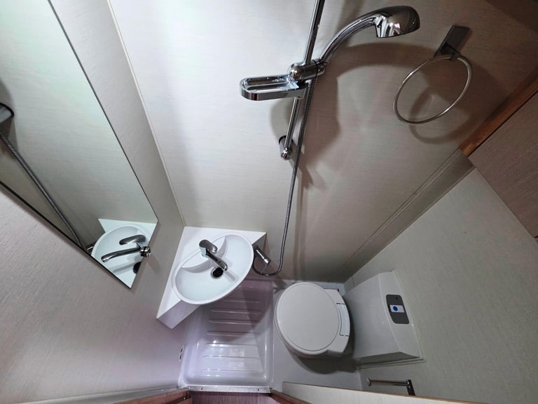 Elddis Xplore 304 2016 Lightweight & Compact 4 Berth Touring Caravan