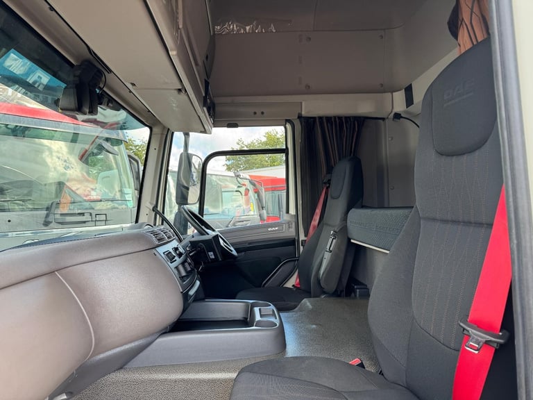 2020 DAF CF 340 6X2 BOX 