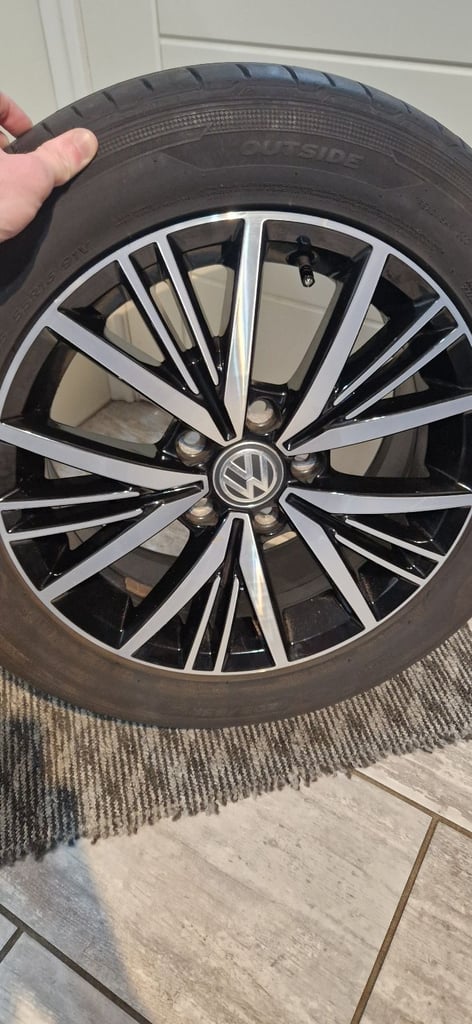 image for Genuine Volkwagon Golf MK7 Linas in excellent condition full set