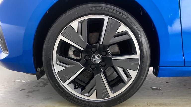 2023 Vauxhall Astra 54kWh Ultimate Hatchback 5dr Electric Auto (156 ps) Hatchback Electric Automatic