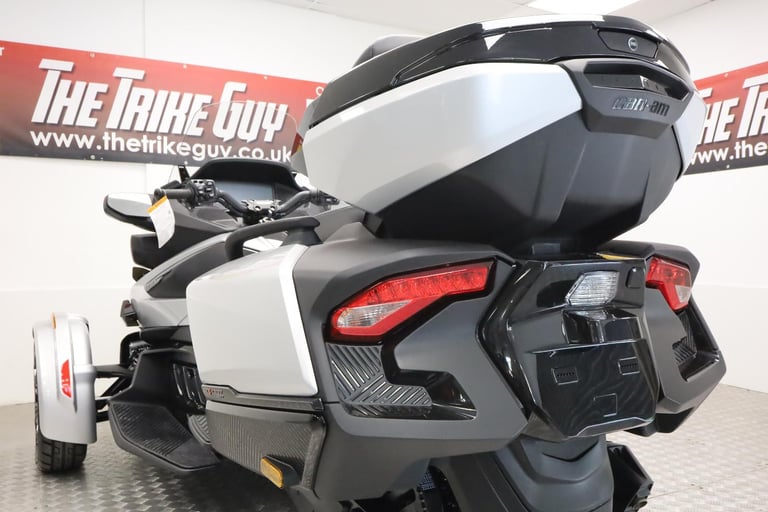 2025 Can-Am Spyder RT Limited Trike Hyper Silver Metallic - IN STOCK NOW 