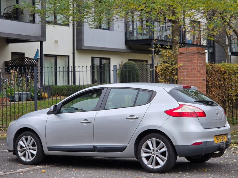 2011 Renault Megane 1.5 dCi Dynamique TomTom Euro 5 5dr HATCHBACK Diesel Manual
