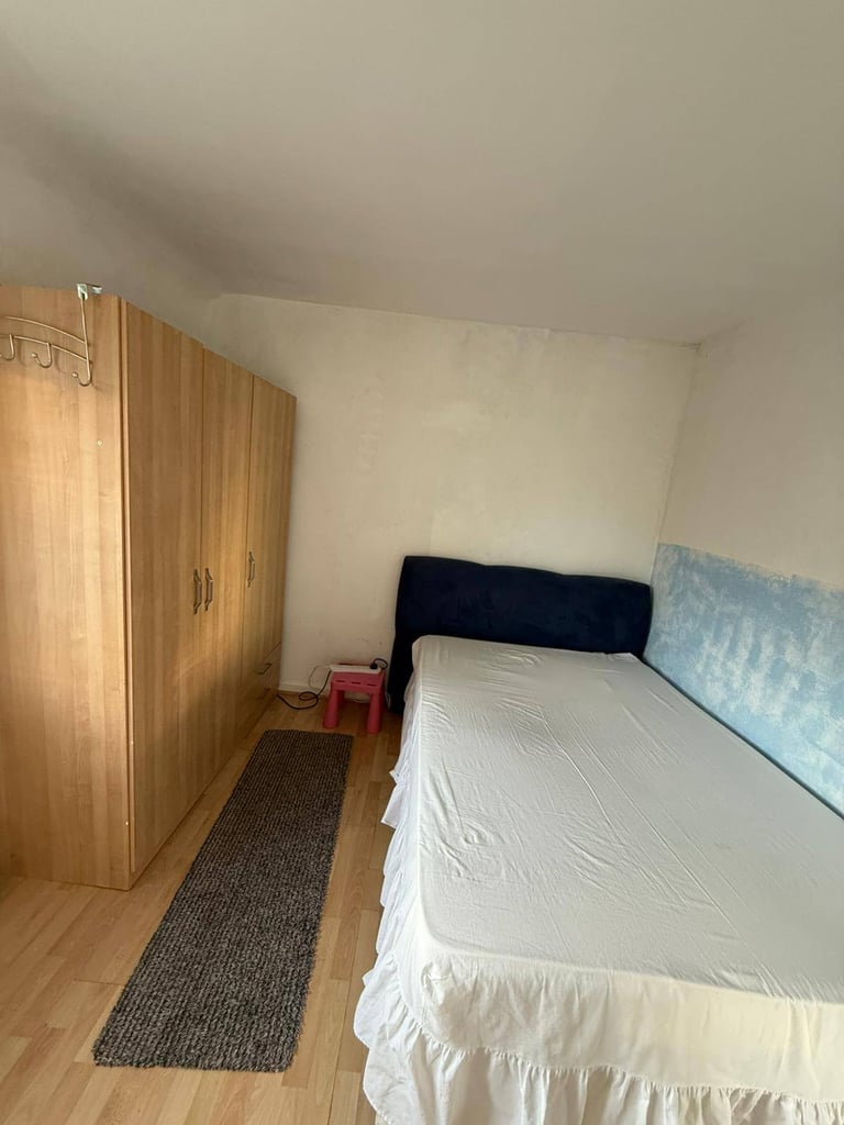 Room to rent in Morden