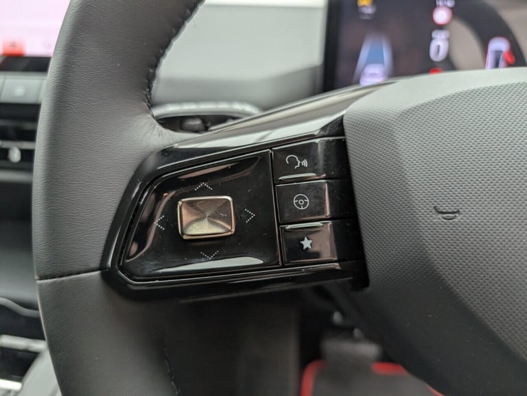 2025 MG MG4 64kWh Trophy Long Range Hatchback 5dr Electric Auto (203 ps) - APPLE CARPLA HATCHBACK...