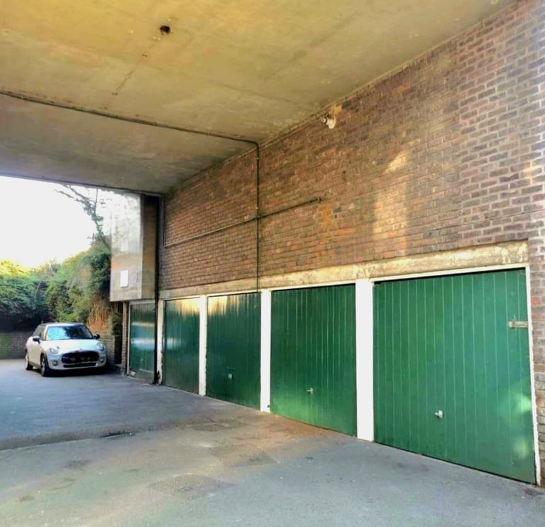 image for Great garage / storage space in Kingsbury, London 