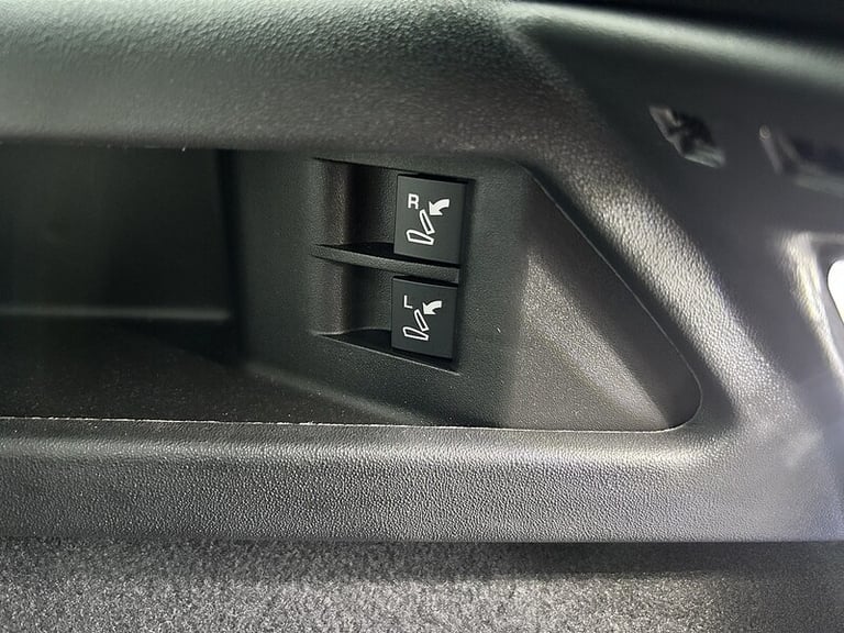 2024 Land Rover Discovery Sport 2.0 D200 Dynamic SE 5dr Auto [7 Seat] ESTATE DIESEL Automatic