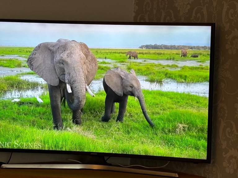 Samsung 43 inch Smart 4K UHD TV - Excellent Condition