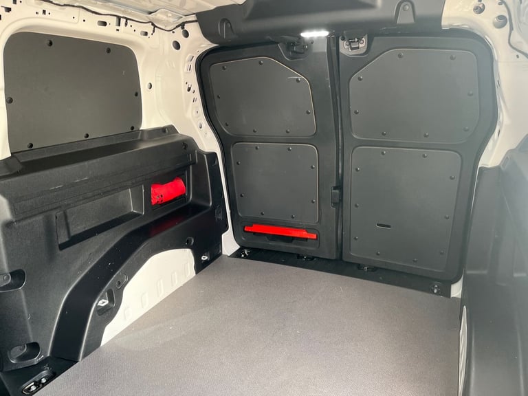  Volkswagen Id. Buzz Cargo Pro 77kwh Commerce Panel Van 5dr Electric Auto 204 Ps