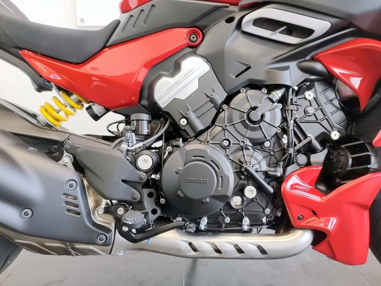 2025 Ducati Diavel V4 Red 700 Miles | £339 Dep & £339 pcm