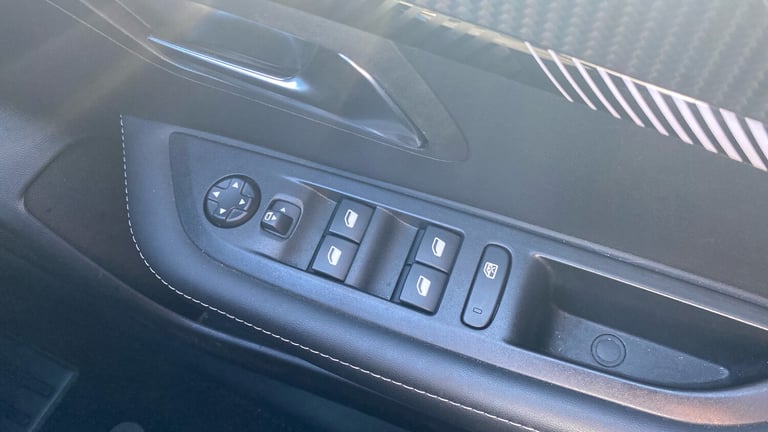 2024 Peugeot 208 50kWh E-Style Hatchback 5dr Electric Auto (7.4kW Charger) (136 ps) Hatchback Ele...
