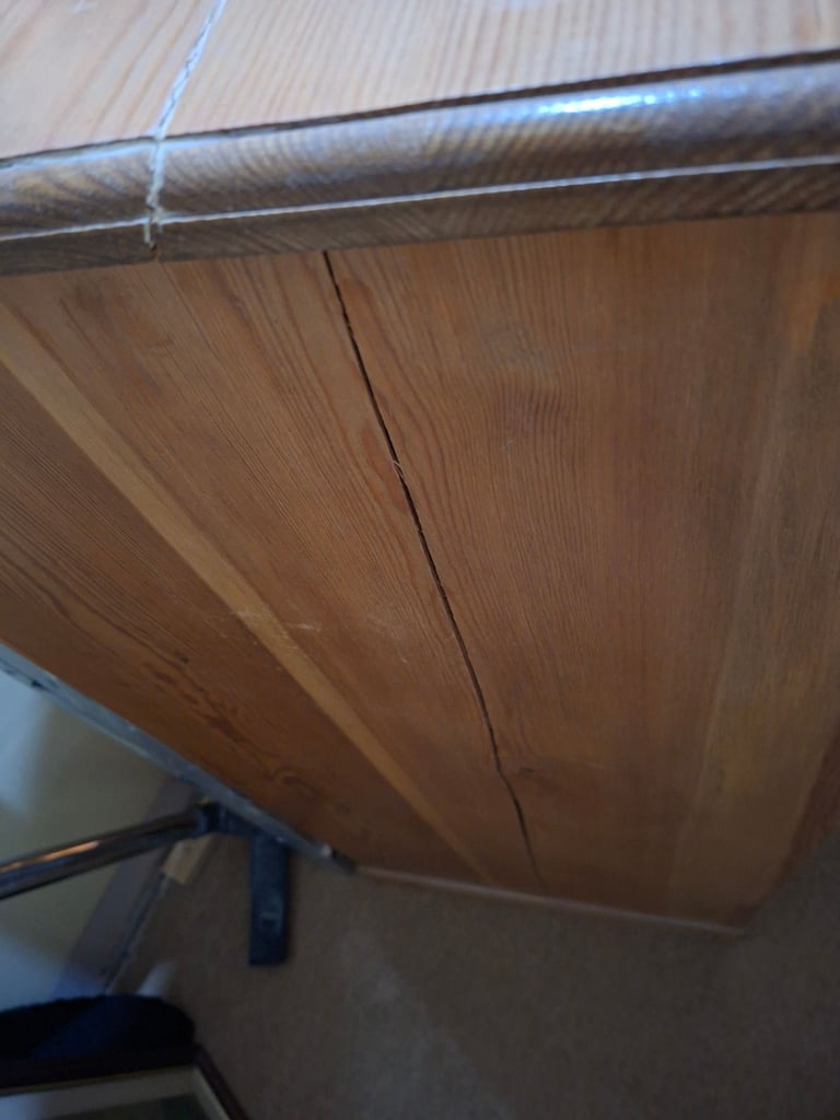 Pine chest of drawers 