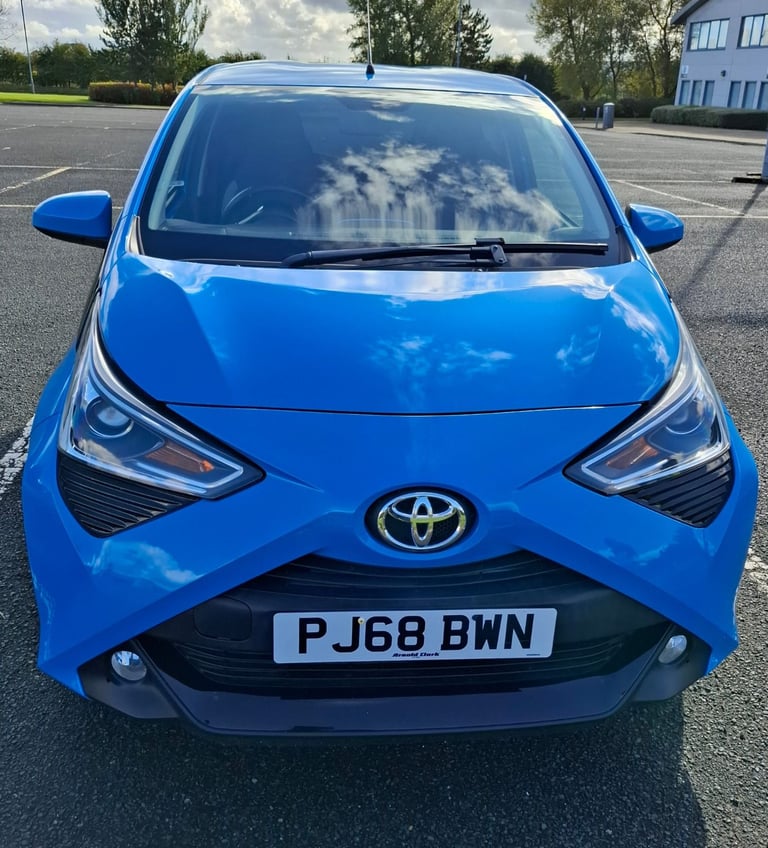 image for TOYOTA AYGO 1.O VVT - i-x-plore 5 dr Hatchback 2028(68 plate)