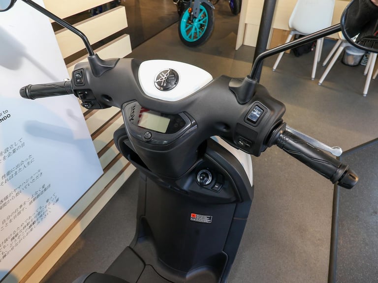 IN STOCK NOW! - NEW Yamaha NEO'S Electric Scooter. (White) £3,100 On The Road