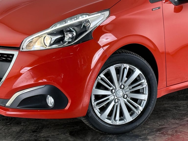 2019 Peugeot 208 1.2 PureTech 82 Signature 5dr [Start Stop] HATCHBACK PETROL Manual