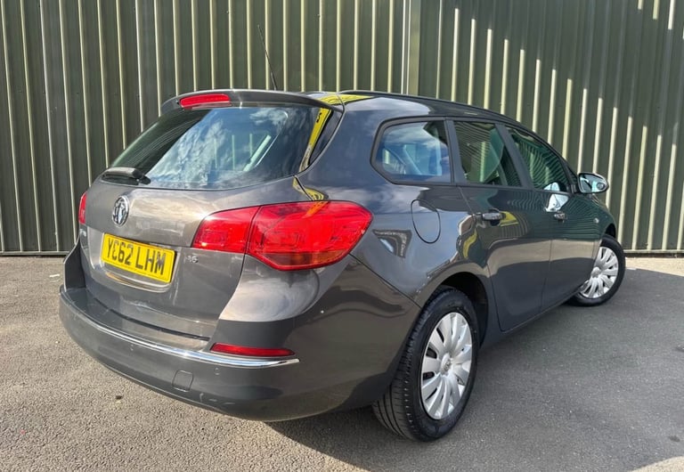 Vauxhall, ASTRA, Estate, 2012, Other, 1598 (cc), 5 doors