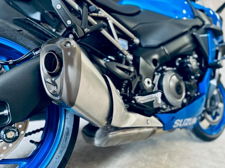 STUNNING LOW MILEAGE 2022/22 SUZUKI GSX-S 1000 GT MOTORCYCLE 