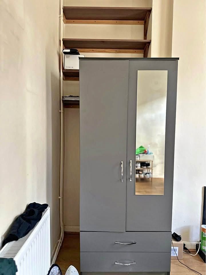 💥WARDROBE NEW CONDITION CHEST DRAWERS , BED SIDES NEAR ME ASSEMBLED FOR SALE AND 1 YEAR Warrenty💥