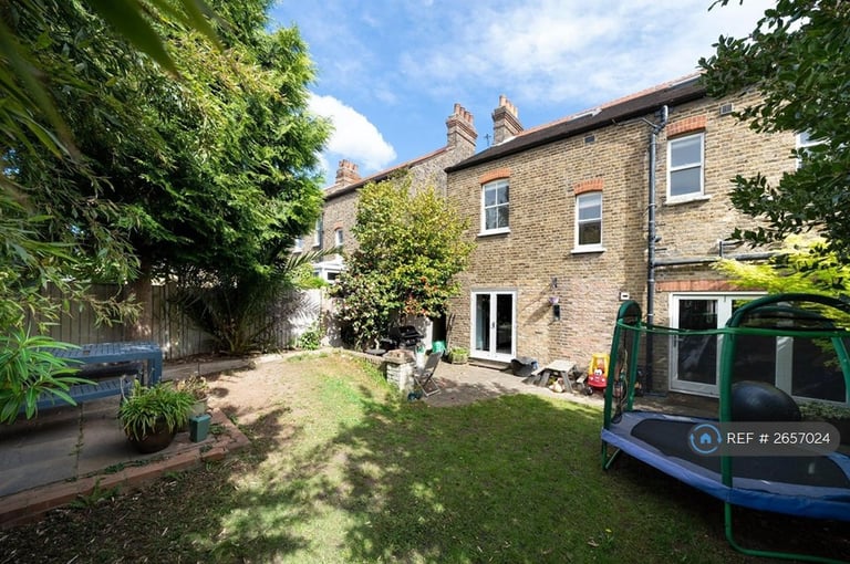 4 bedroom house in Arragon Gardens, London, SW16 (4 bed) (#2657024)