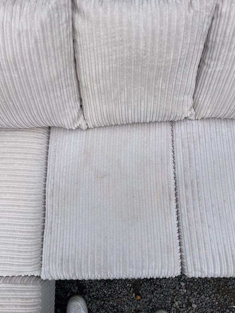FREE DELIVERY 🥰🚚🥰 BEIGE FABRIC CORNER SOFA GOOD CONDITION 