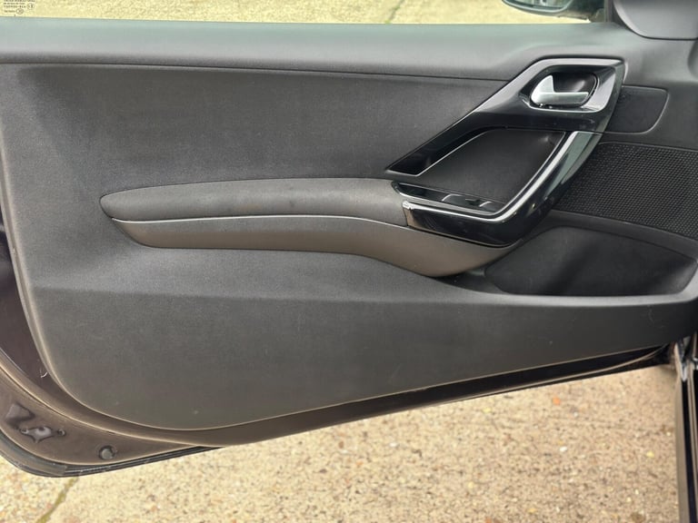 2014 Peugeot 208 1.2 VTi PureTech Style Euro 5 3dr HATCHBACK Petrol Manual