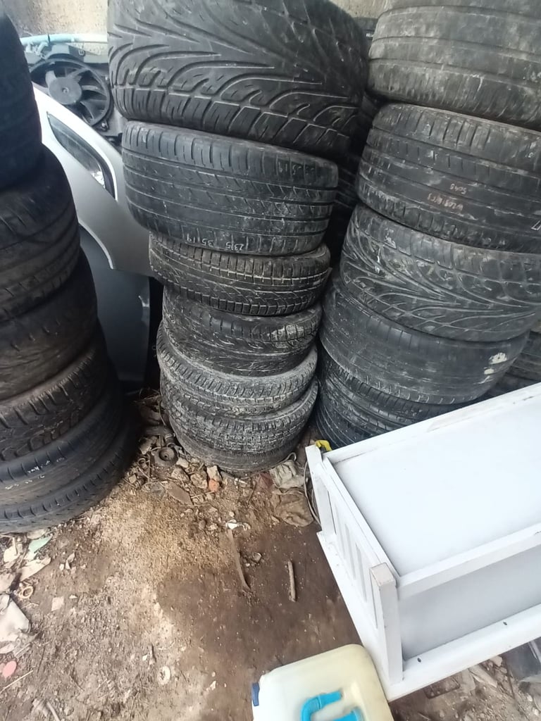 Tyre for sale variety sizes (See Description)