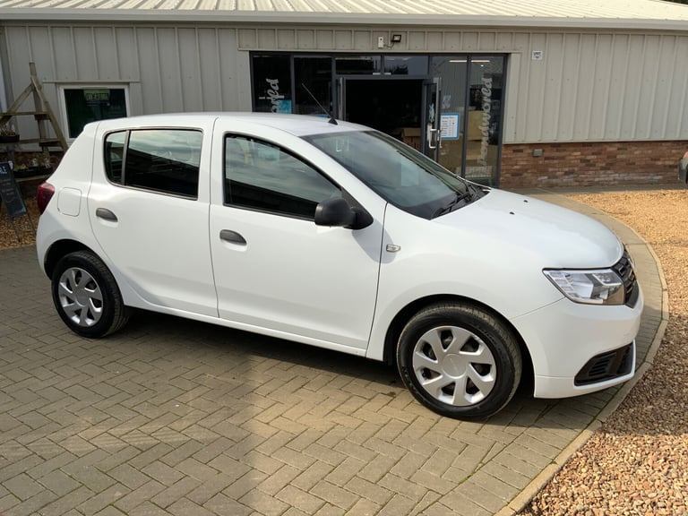 2017 Dacia Sandero 1.0 SCe Ambiance 5dr HATCHBACK Petrol Manual