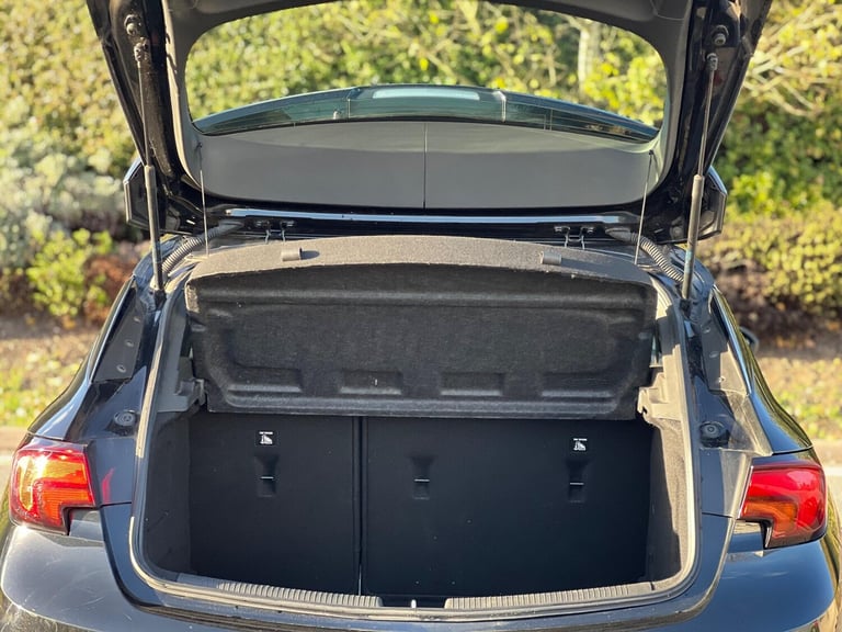 2017 Vauxhall Astra 1.4i Turbo SRi VX Line Euro 6 5dr HATCHBACK Petrol Manual