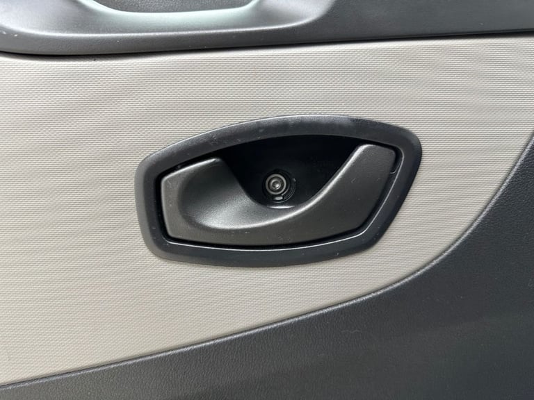 2015 Renault Trafic 1.6 dCi 27 Business camper conversion, 6 seats 5dr Diesel Manual SWB Standa C...