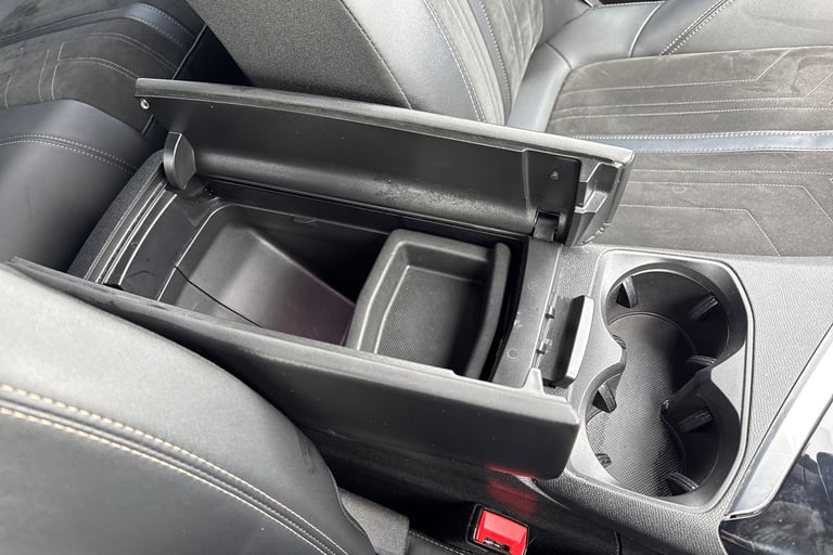 2022 Peugeot 3008 1.6 13.2kWh GT Premium e-EAT Euro 6 (s/s) 5dr SUV PETROL/ELECTRIC Automatic