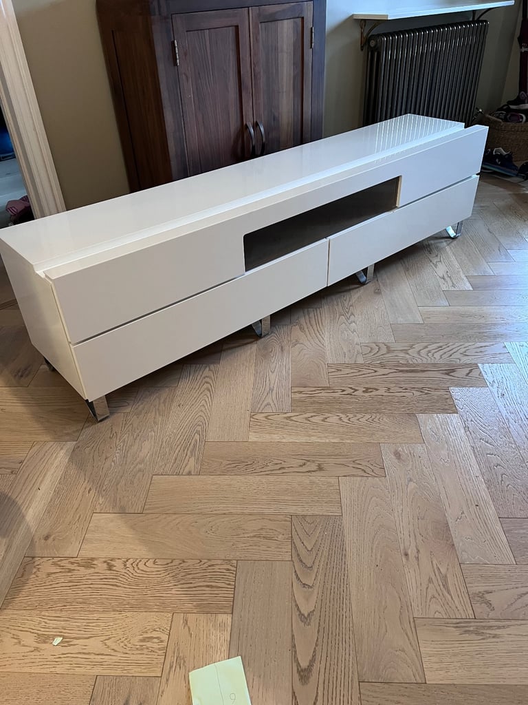 Free White Cadira TV unit