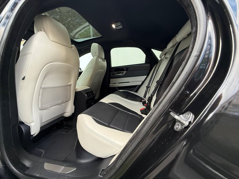 2016 Jaguar XF 3.0d V6 S 4dr Auto SALOON DIESEL Automatic