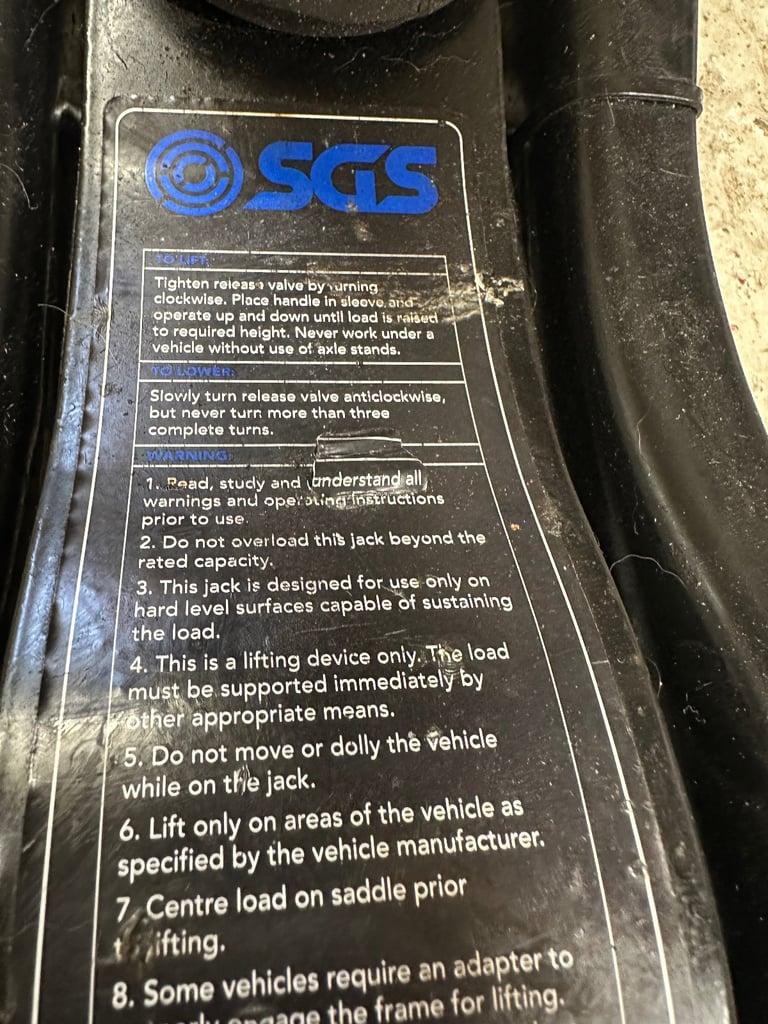 Trolley jack and axle stands 