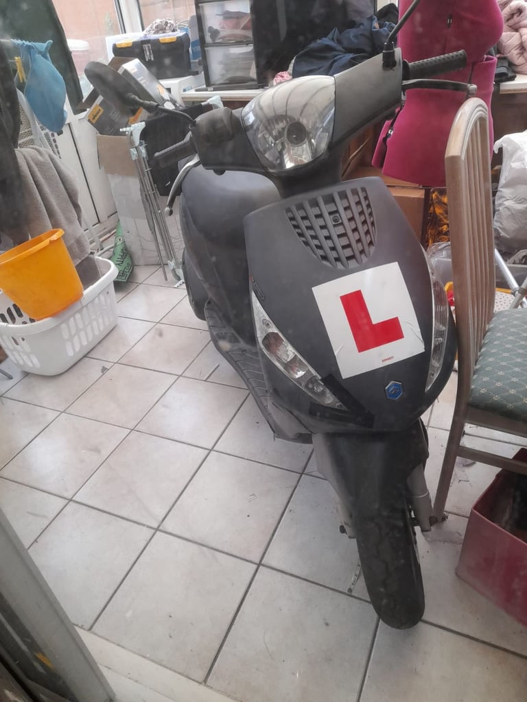 2018 Piaggio 2018 piaggio zip 50 49cc learner legal moped