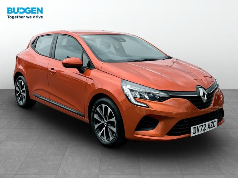 image for 2022 Renault Clio 1.0 TCe Iconic Edition Euro 6 (s/s) 5dr HATCHBACK Petrol Manual
