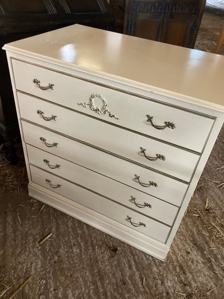 5-drawer bedroom chest with pretty front detailing & metal handles. DE72 area