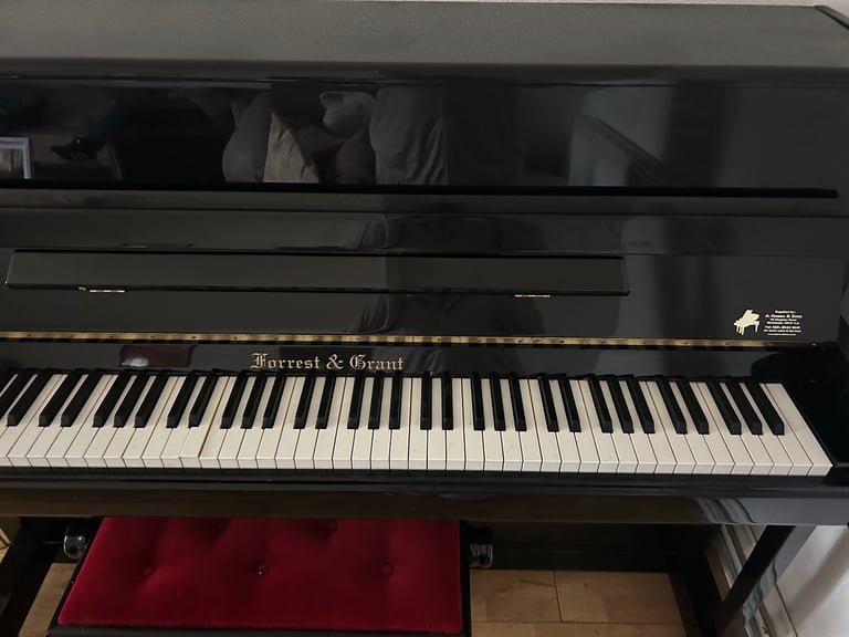 FORREST & GRANT 110 TRADITIONAL UPRIGHT PIANO.