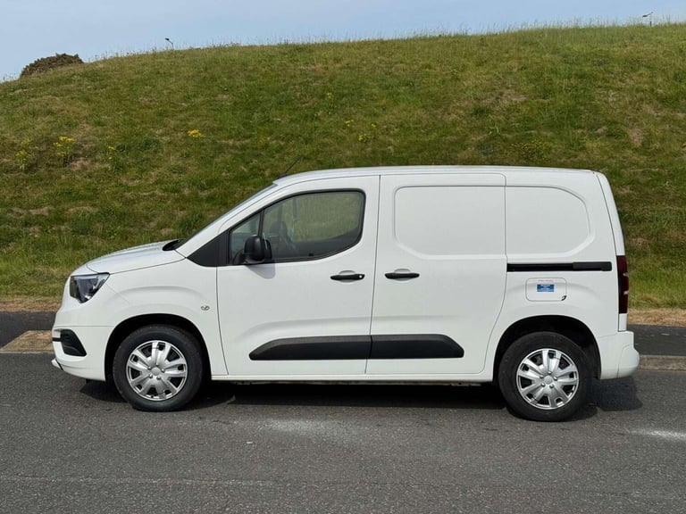 2020 Vauxhall Combo 1.5 Combo 2300 Sportive S/S Panel Van Diesel Manual