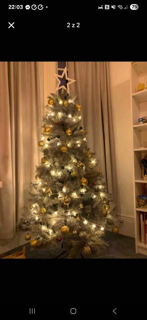 White Christmas Tree 