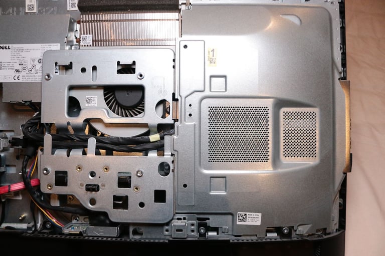 All-in-one Dell Optiplex 7440 AiO 23.8" PC (Windows 11, Intel Core i5 6500, 256GB SSD)