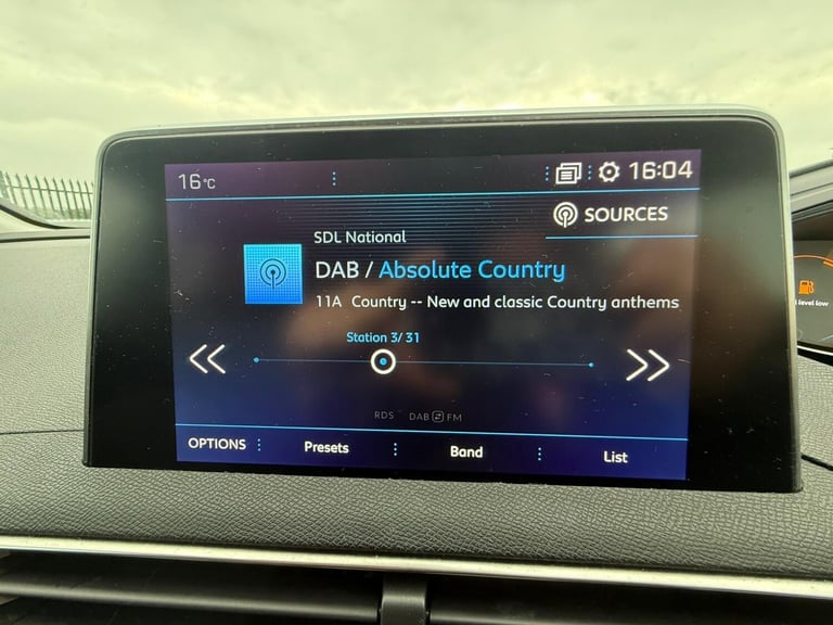 2019 69 PEUGEOT 5008 ALLURE 7 SEATER 1.2 PURETECH PETROL WHITE MANUAL EURO 6