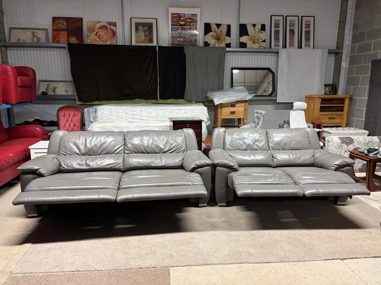ELECTRIC RECLINER Grey Leather 2 and 3 Seater Sofas excellent condition 