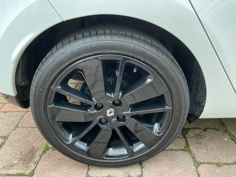 2016 (66) Renault Clio 1.5 dci Dynamique Nav S. 5 Door Diesel. FSH. Excellent Condition.