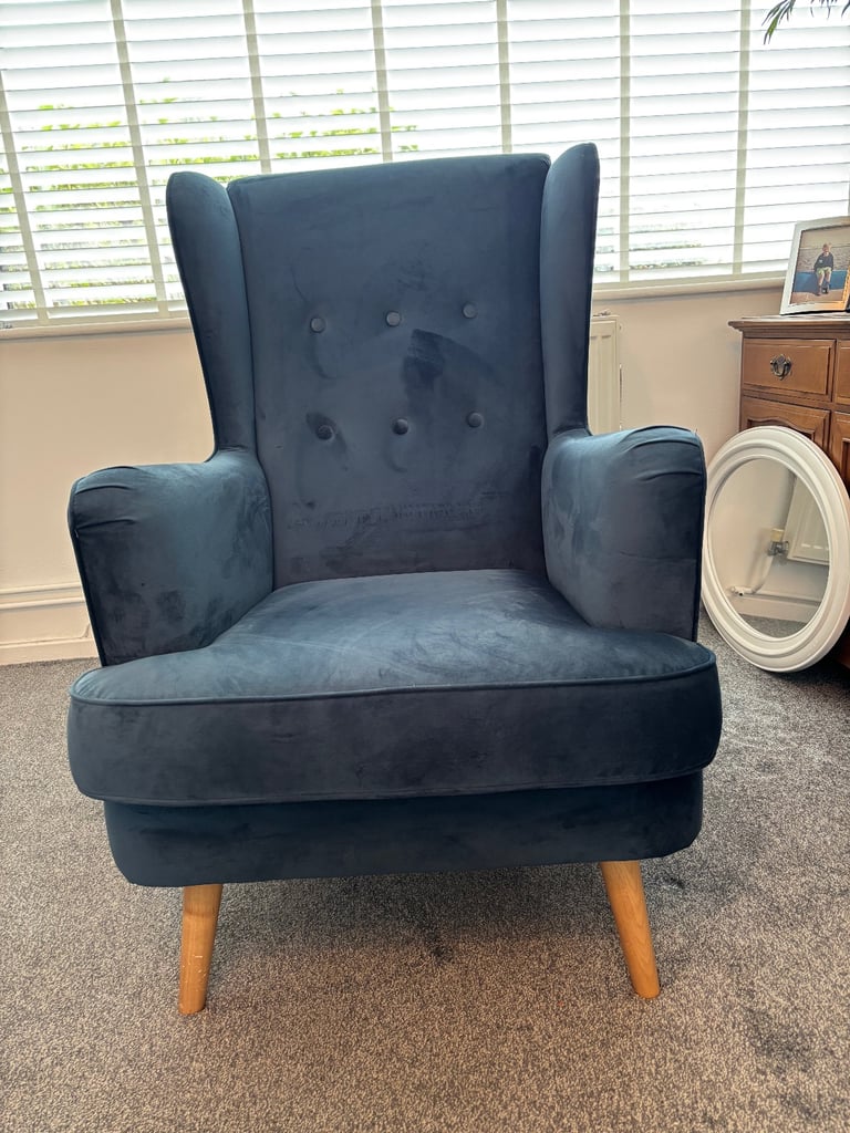 High back velvet chair 