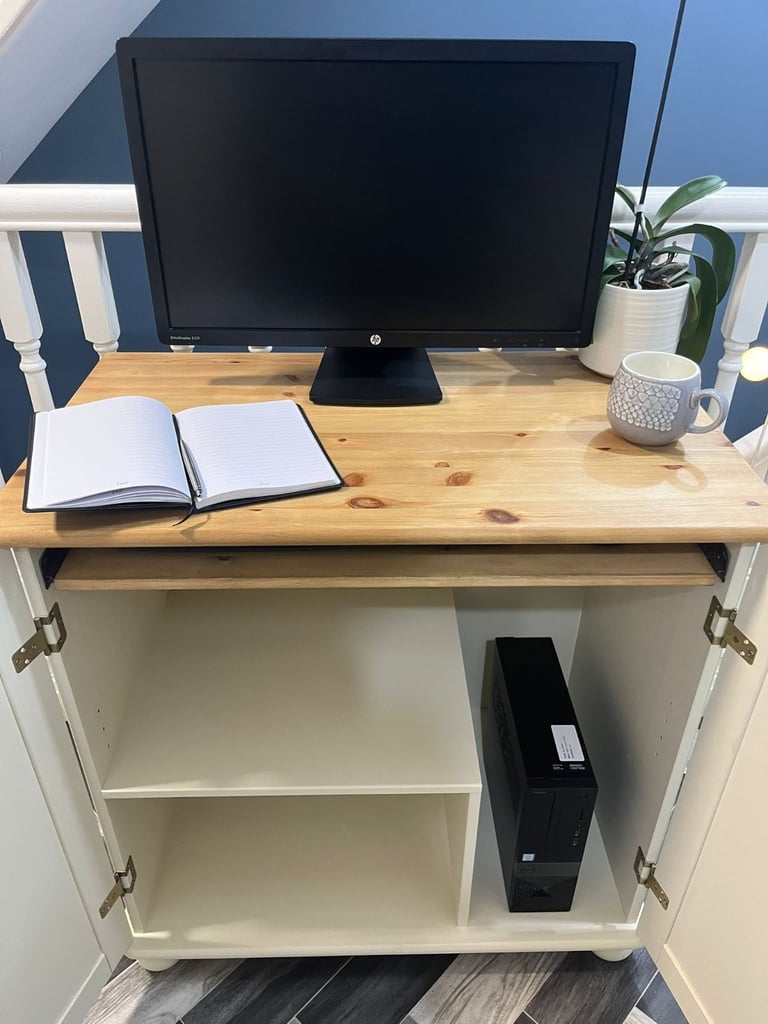 Computer Workstation/Storage/Desk - Pine:
