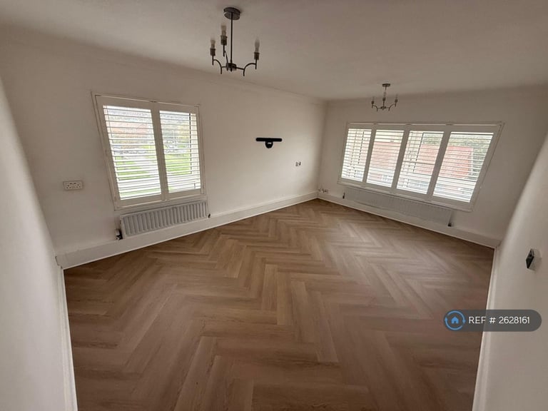 2 bedroom flat in Highbrook Close, Brighton, BN2 (2 bed) (#2628161)