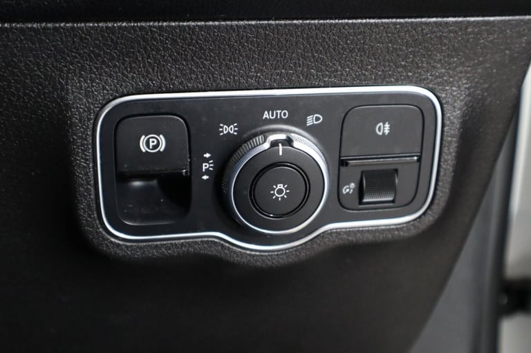 2020 Mercedes-Benz GLB 2.0 GLB220d AMG Line (Premium) 8G-DCT 4MATIC Euro 6 (s/s) 5dr ESTATE Diese...
