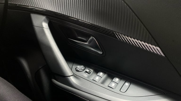 2024 Peugeot 2008 1.2 PureTech Allure SUV 5dr Petrol EAT Euro 6 (s/s) (130 ps) SUV Petrol Automatic